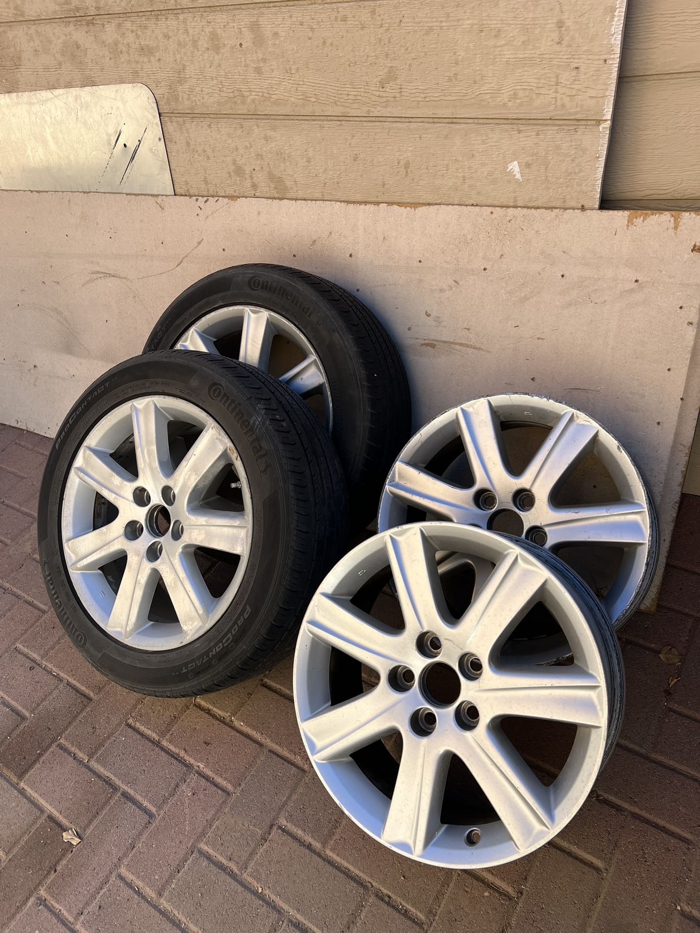 Wheel And Rims R17 For Lexus ES for Sale in Sun City, AZ - OfferUp