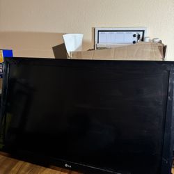 LG 42IN TV LG 42 LD450 $100 obo