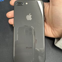 iPhone 8 Plus 64 GB Unlocked 