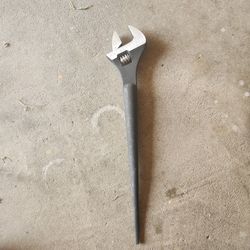 24" Spud Wrench