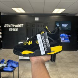Jordan 4 Yellow Thunder Size 6.5y (8w) Available In Store!