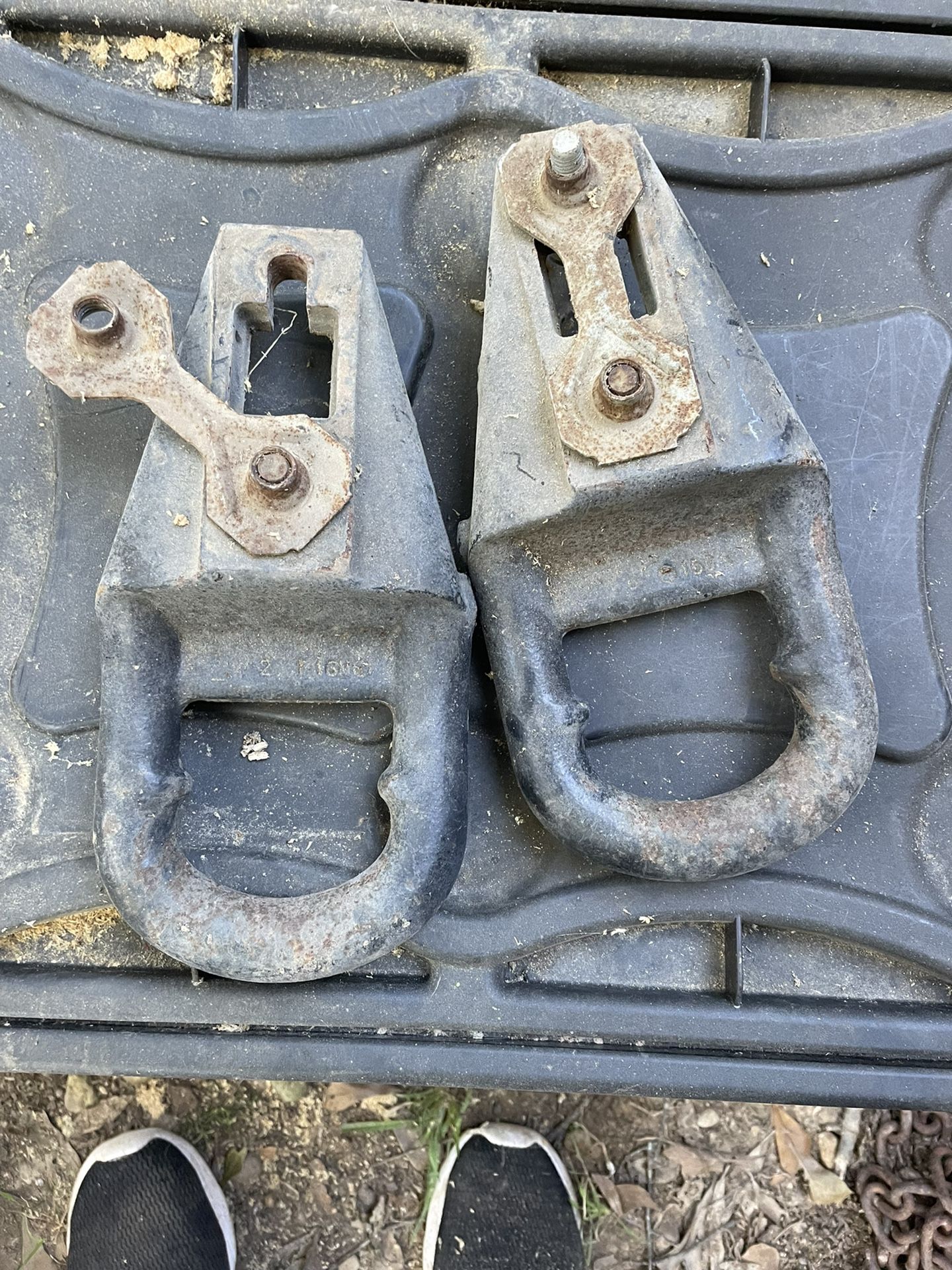 Tow Shackles 