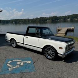1970 Chevy C10 Short Bed (celebrity Owned)