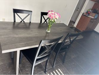 Dining room table and 4 chairs