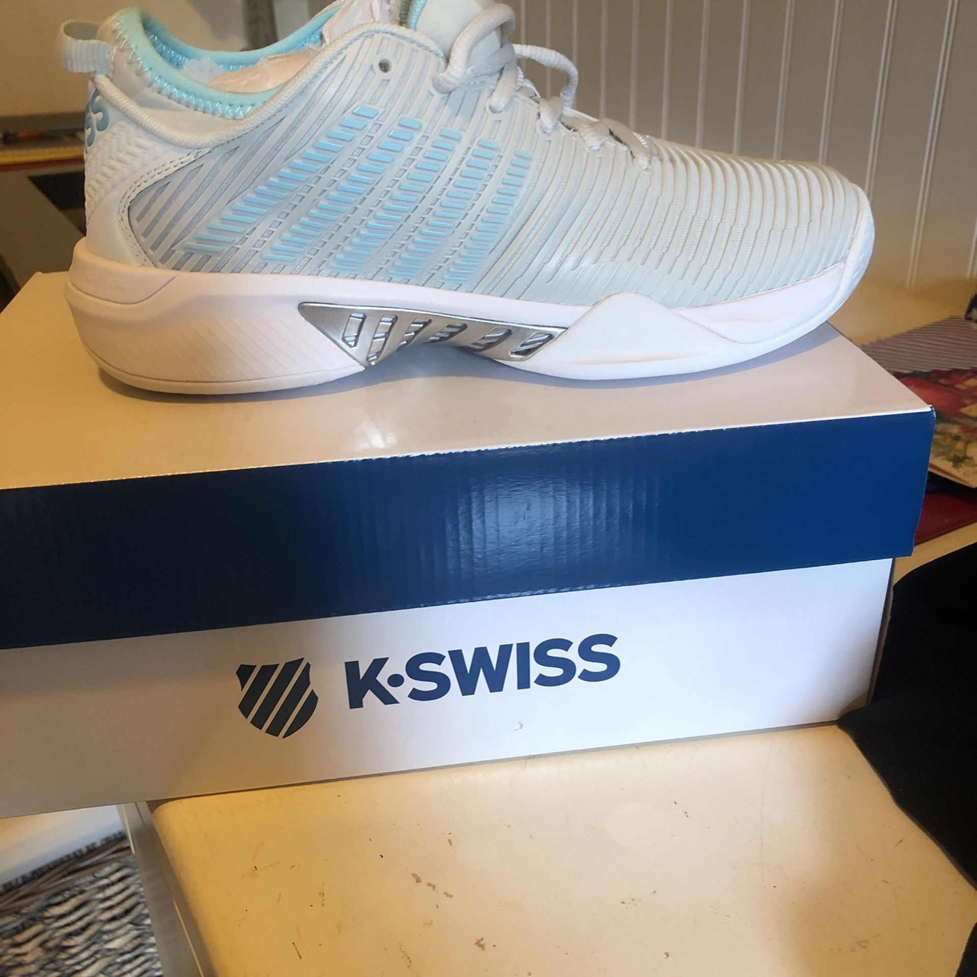 Brand New Kswiss Hypercourt Supreme Women’s Size 8 Tennis Shoe White W Blue Trim