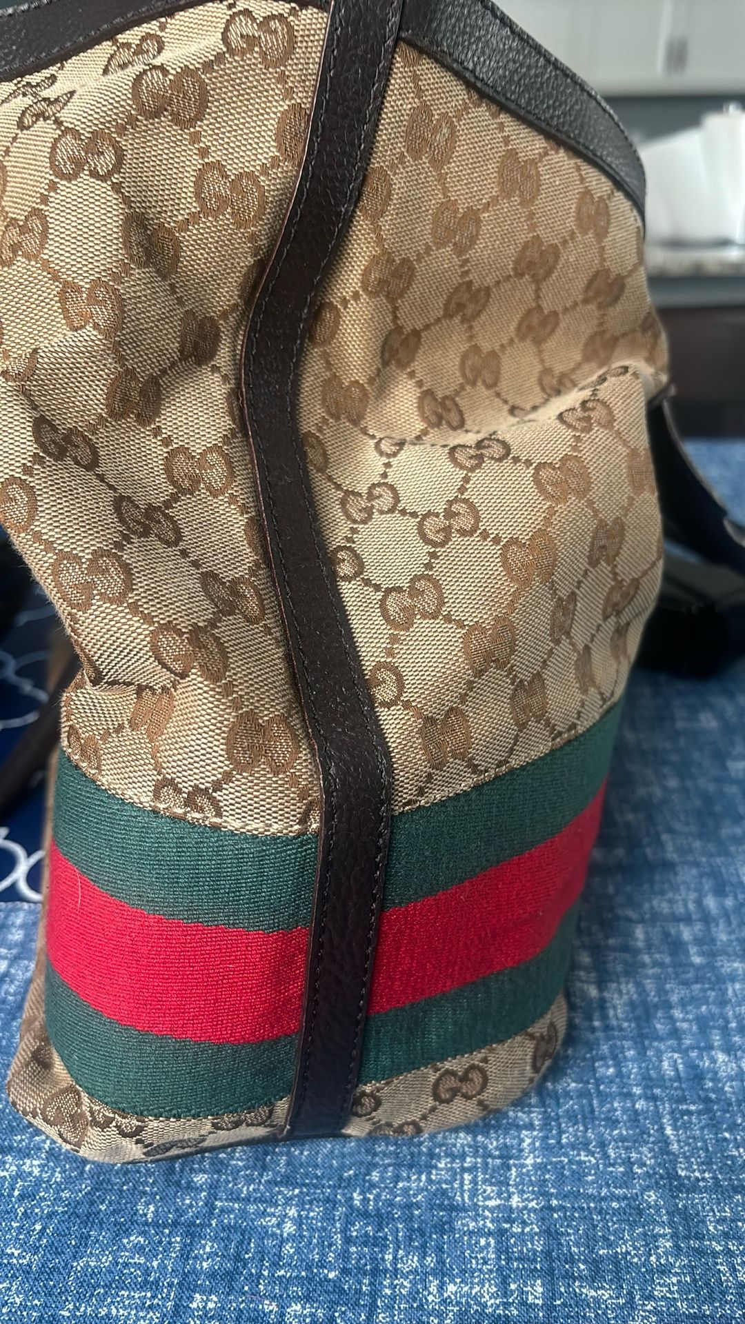 Gucci Handbag, Large, And In Charge!!