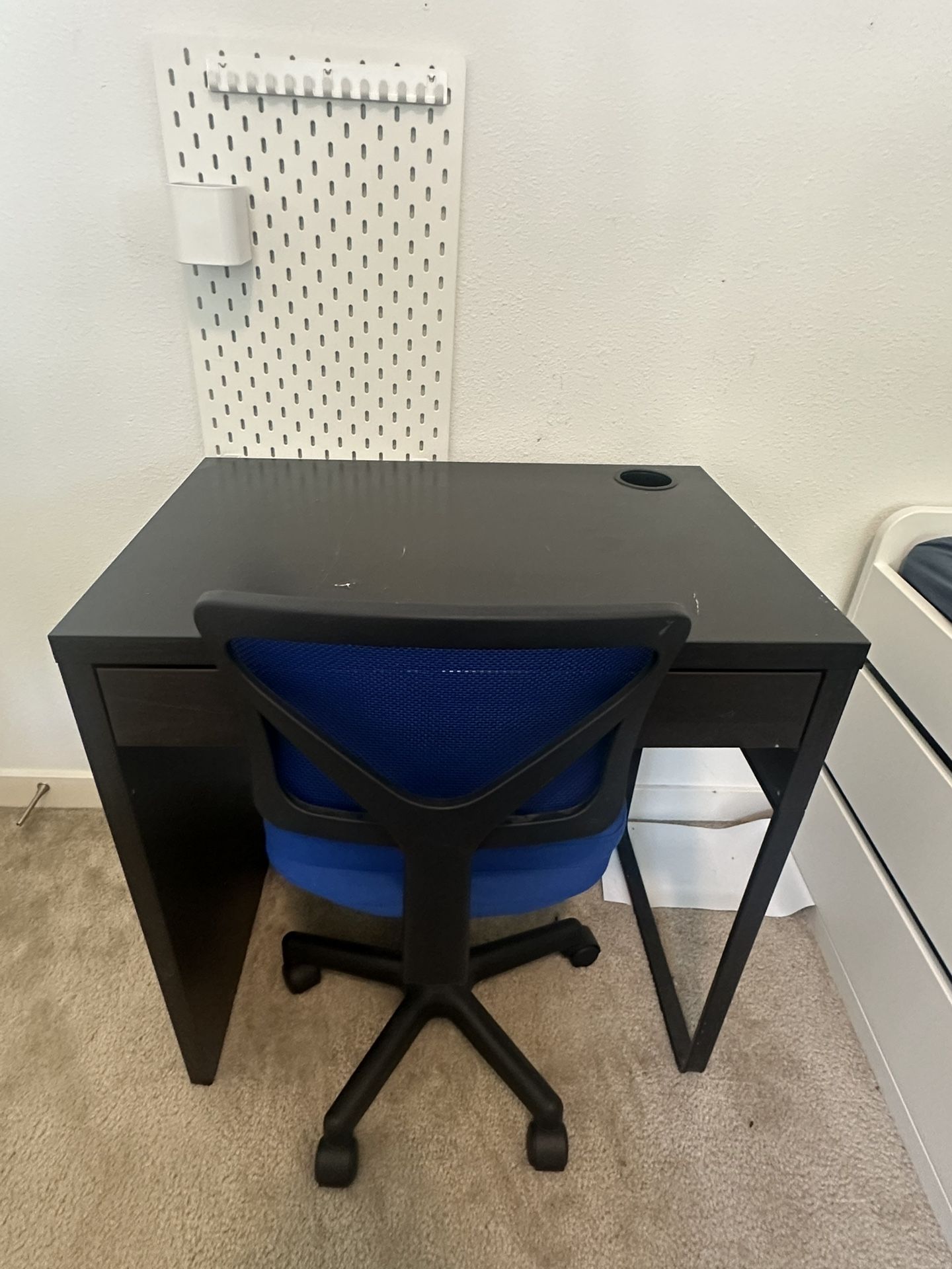Black Single Drawer Micke IKEA Desk With Chair And Desk Attachment.