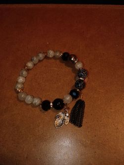 Crystal and frosted bead bracelet
