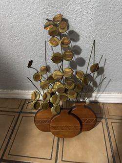 (INSIDE WALL BROWN WOOD THING)