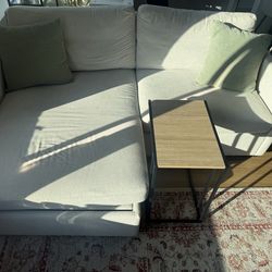 Modern L-Shaped Sectional Sofa (Light Gray) + Side Table – Excellent Condition