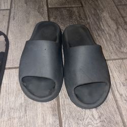 Yeezy Slides 