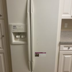 Refrigerator Whirlpool - Used Good condition 