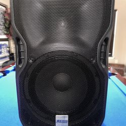 Alto Professional TS112A Speaker