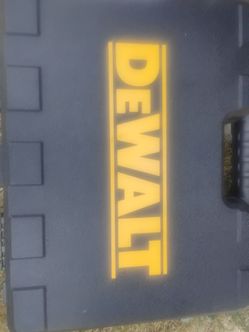Dewalt DCE151 cordless cable stripper kit w/ case, battery, charger, die set & manual
