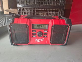 Milwaukee radio M18 not Bluetooth