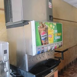 Soda Fountain Dispenser with ice Maker , Bar, Restaurant . Pizza Shop, Sub Shop, 