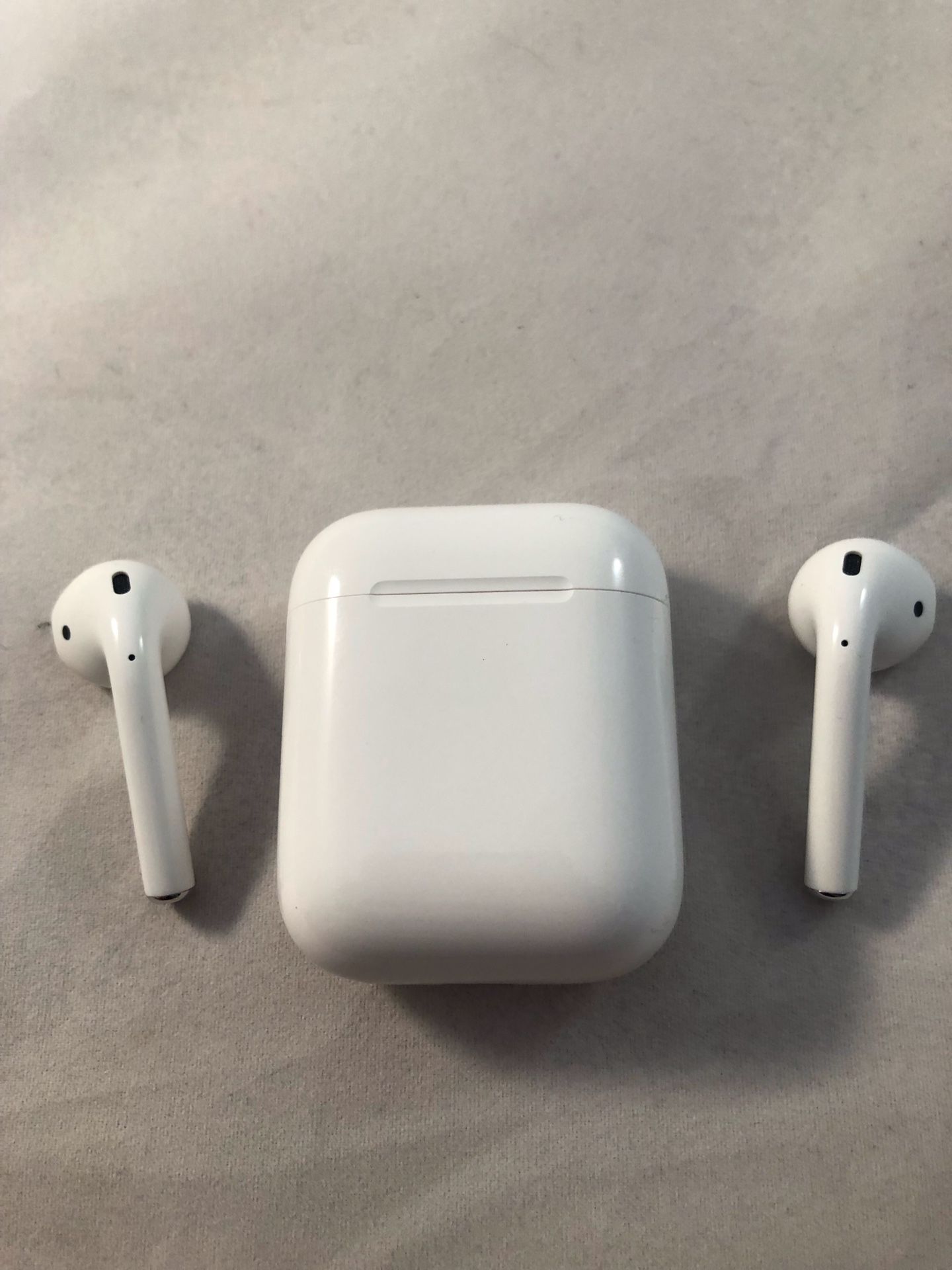 Apple AirPods Gen 1