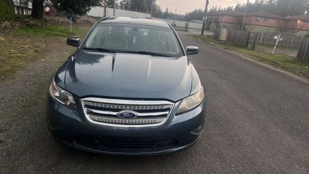 2010 Ford Taurus