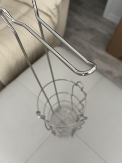 Toilet paper holder