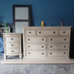 Dressers And Bed Headboard Footboard And Rails