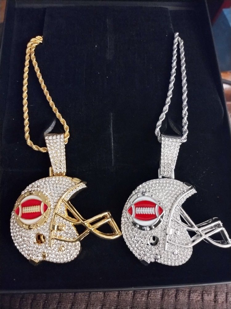 Helmet Chain And Charm Set