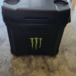 Monster Igloo Heavy Duty Cooler 62 Quarts Great Condtion 