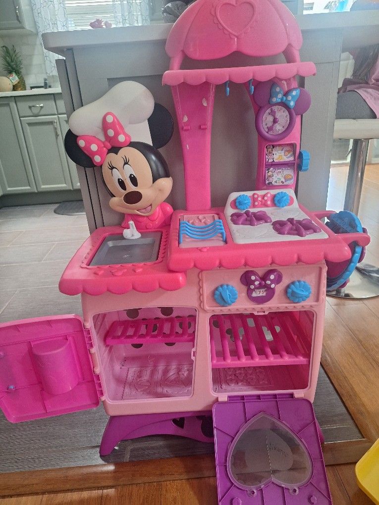 Minnie Mouse kitchen
