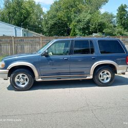 2000 Ford Explorer Eddie Bauer 4x4
