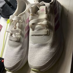 Women's Gently Used Adidas Size 5.5