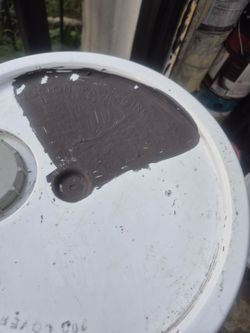 Pinturas Nuevas marca Behr $100 cada una