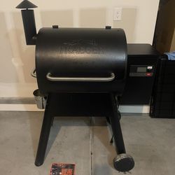 Traeger Smoker Grill With Cover Included