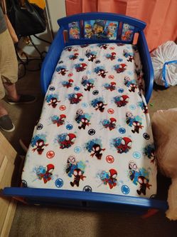 Toddler bed