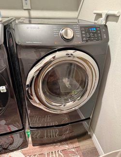 Samsung Gas dryer and pedestal