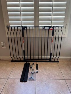 Grownsy 29.5-48.4” Extra Wide Baby/ Pet Gate (35th Ave & Bell Rd) Black