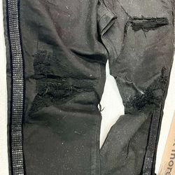 Women Jeans & Bermuda Different Colors & Sizes  & 30% Of It’s Price