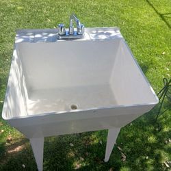 UTILITY SINK 