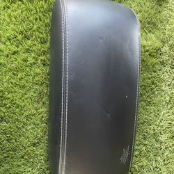 2014 Jeep Grand Cherokee Arm Rest/Center Console lid