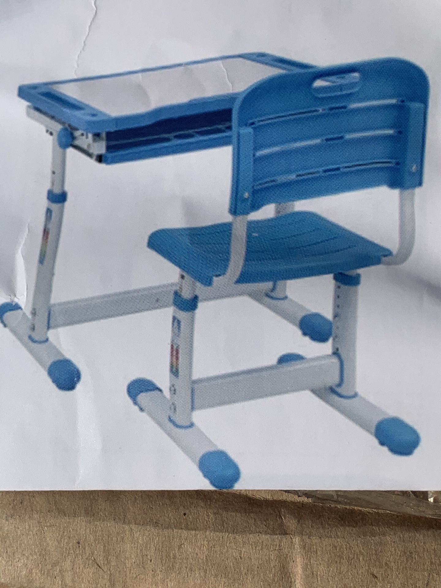 Kids desk with chair