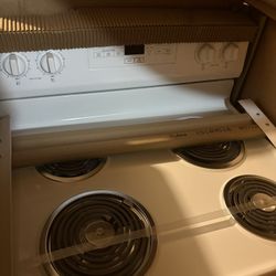30" White Freestanding Electric Range
