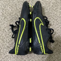 Nike Tiempo Legend 8 Academy FG Soccer Cleats Black/Volt 
