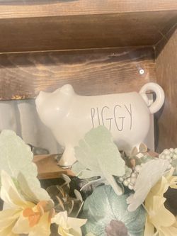 Pig Rae Dunn