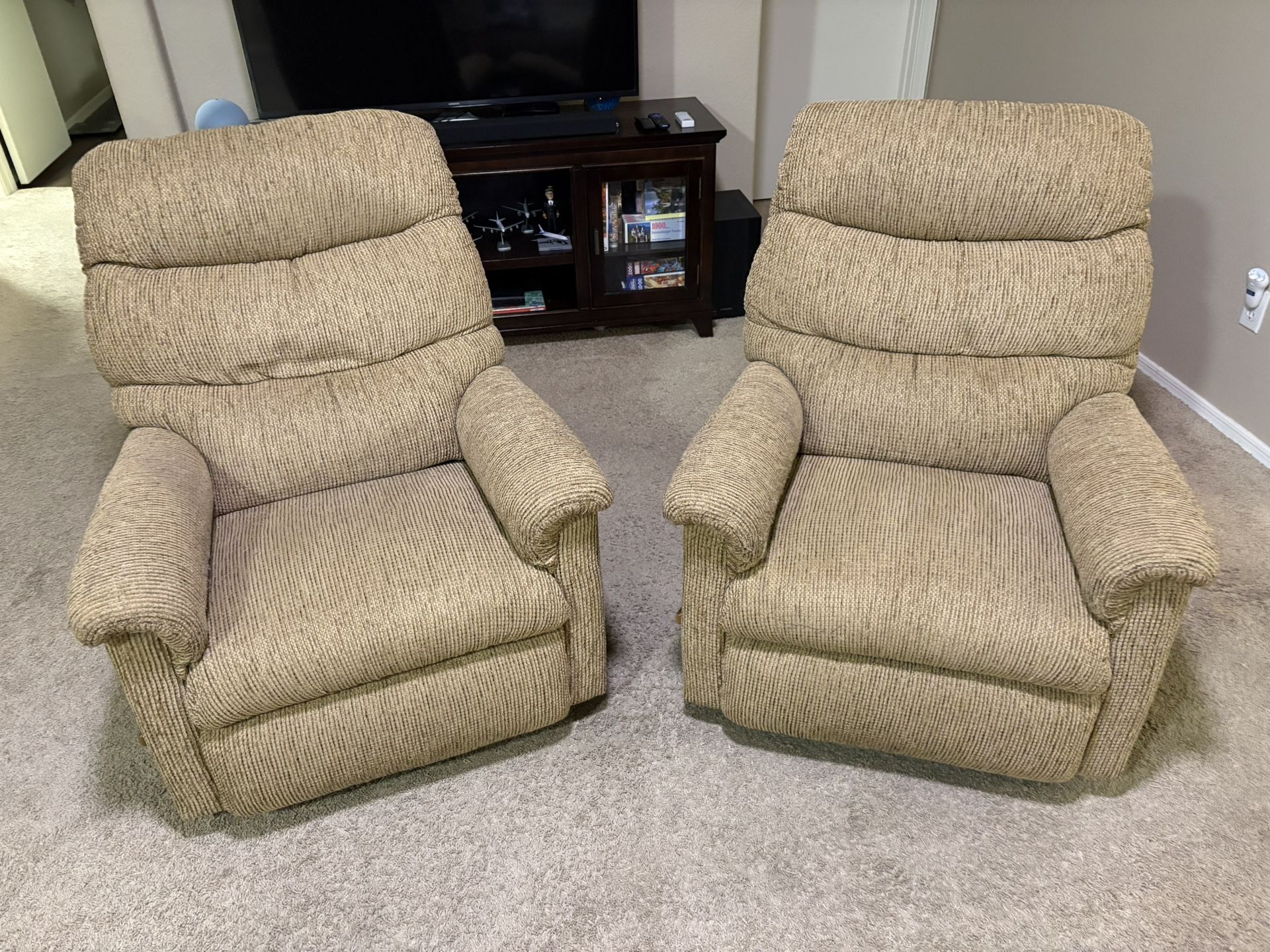 La-Z-Boy Recliner Set!!!