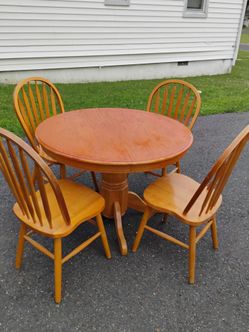 Pecan wood kitchen Table & 4 Chairs