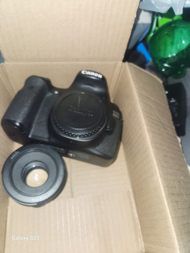 Canon 60D Camera With 50mm Lense