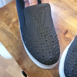 Desinger Black Snickers With Strazes Sz 7