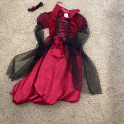 Vampire costume for girls