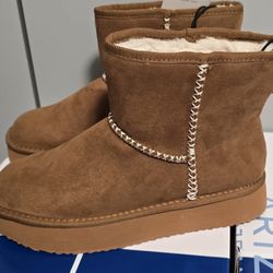 Women's Boots Size 9 New