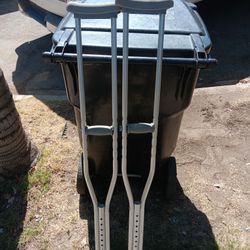 !! Adult Crutches 