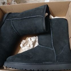 Ugg Classic Short II Womens Size 10 (Brand New)