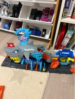 Hot wheels shark